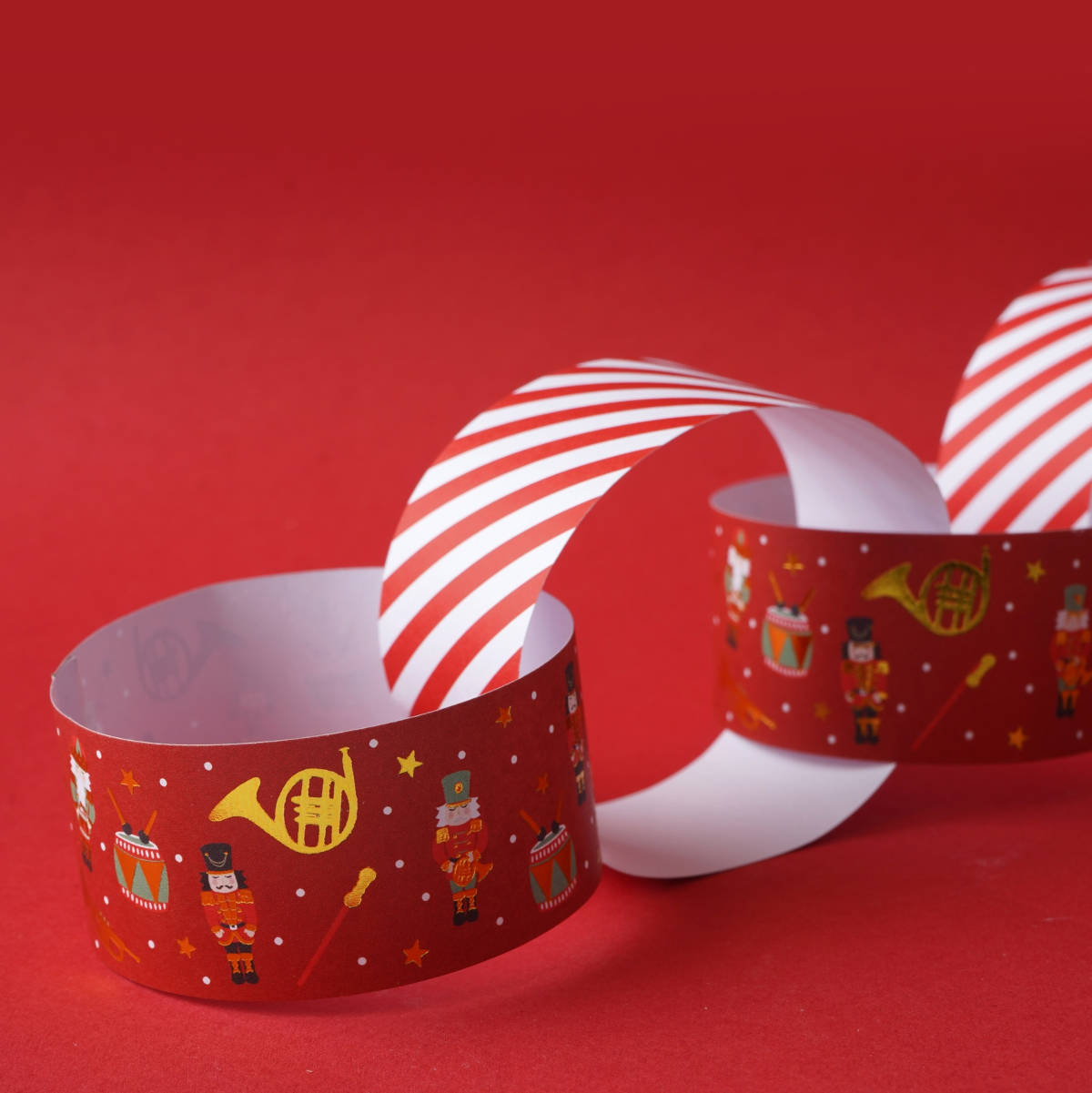 Holiday Themed 100 Paper Chains