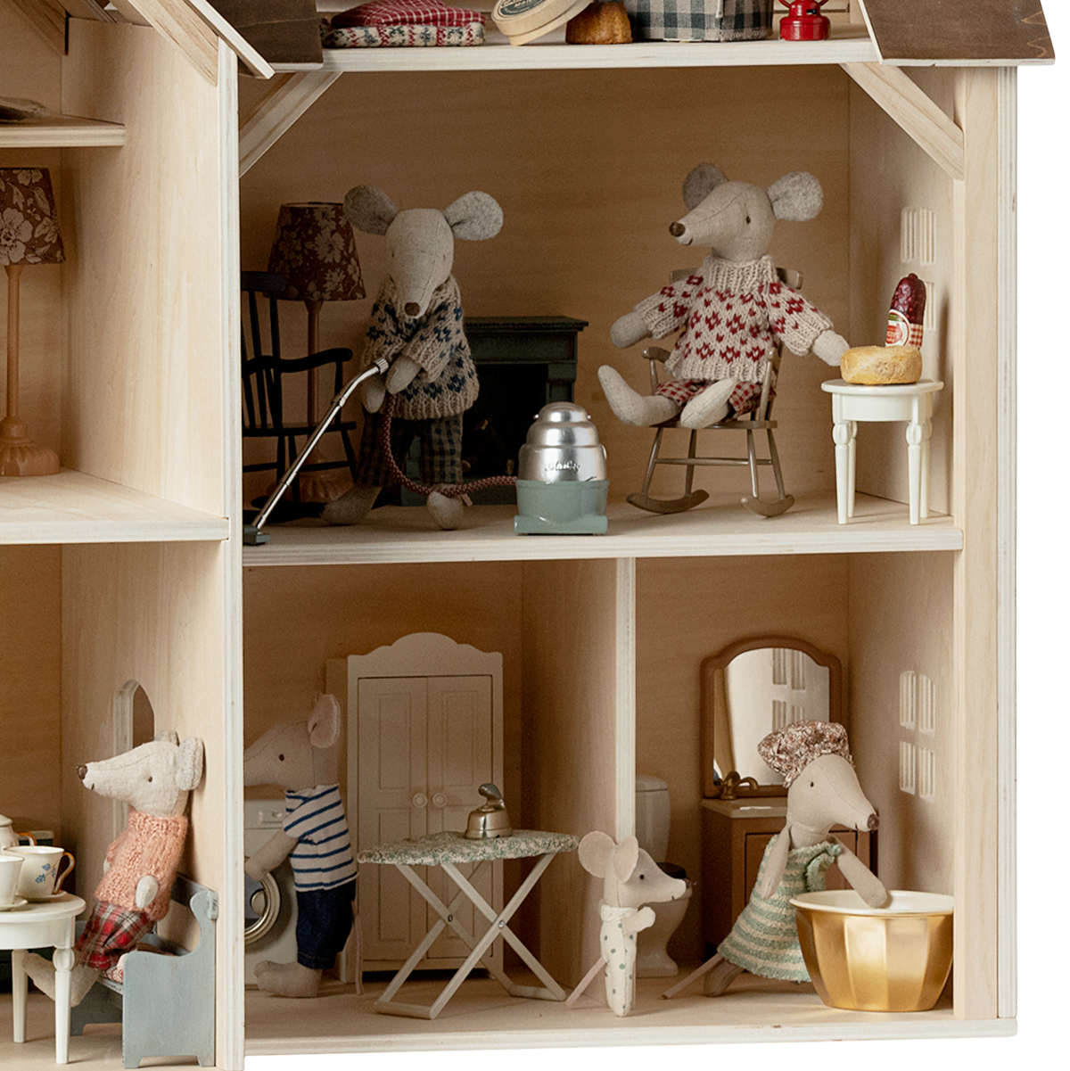 Maileg Dollhouse Toilet, Mouse size