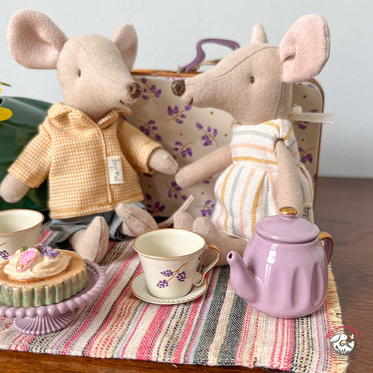 Maileg Tea Set in Suitcase for Mouse dolls, Purple Madelaine