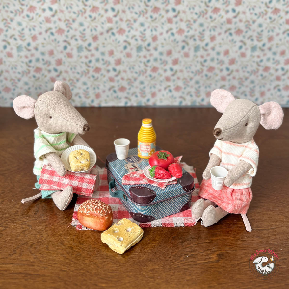 Maileg Picnic Set in Suitcase for Mouse dolls