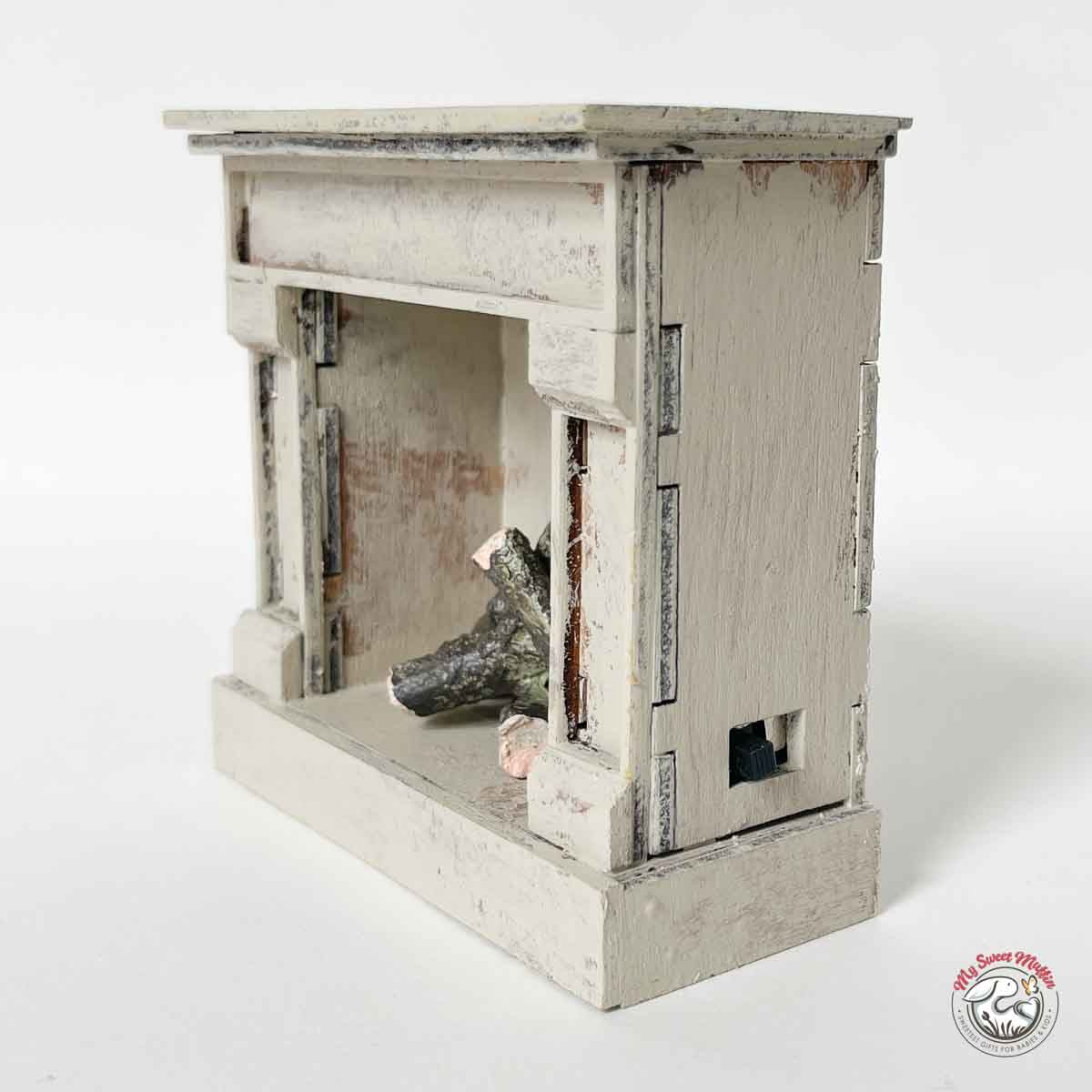 Maileg Doll House Fireplace, Mouse size (Battery NOT included.)