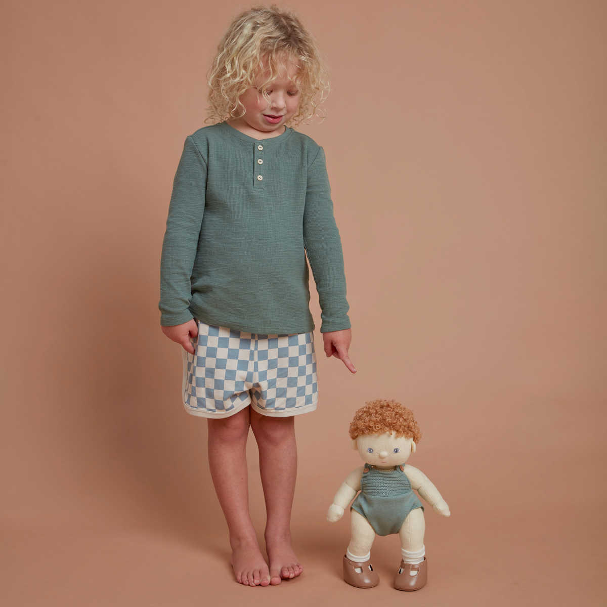 Olli Ella Dinkum Posable Dolls, Pea (FREE GIFT)