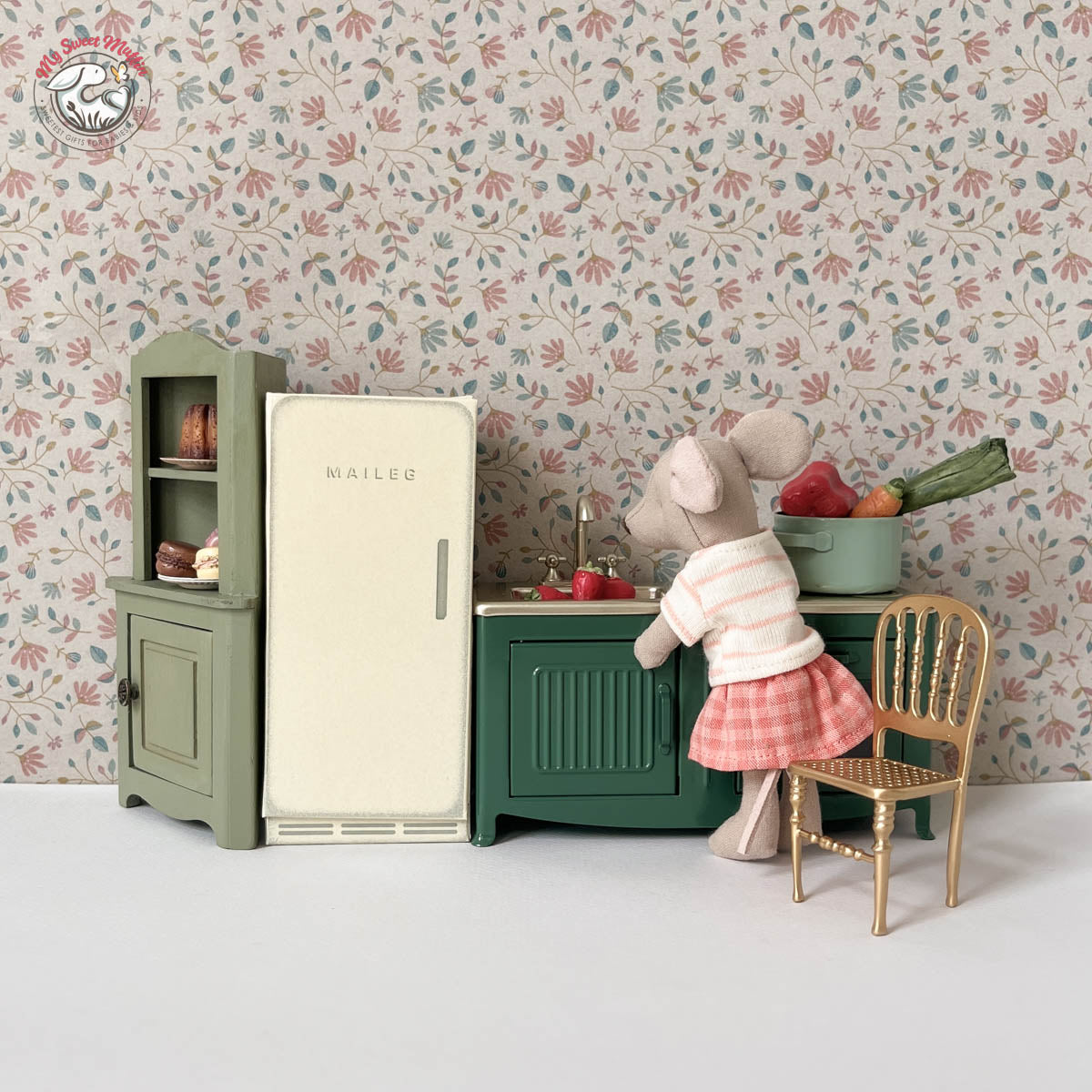 Maileg Dollhouse Corner Cabinet, Mouse size