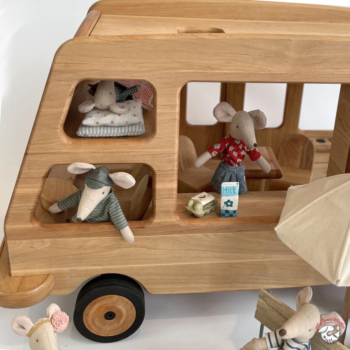 DrewArt Wooden Camping Car