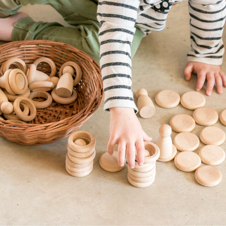 Grapat Nins, Rings, and Coins, Natural