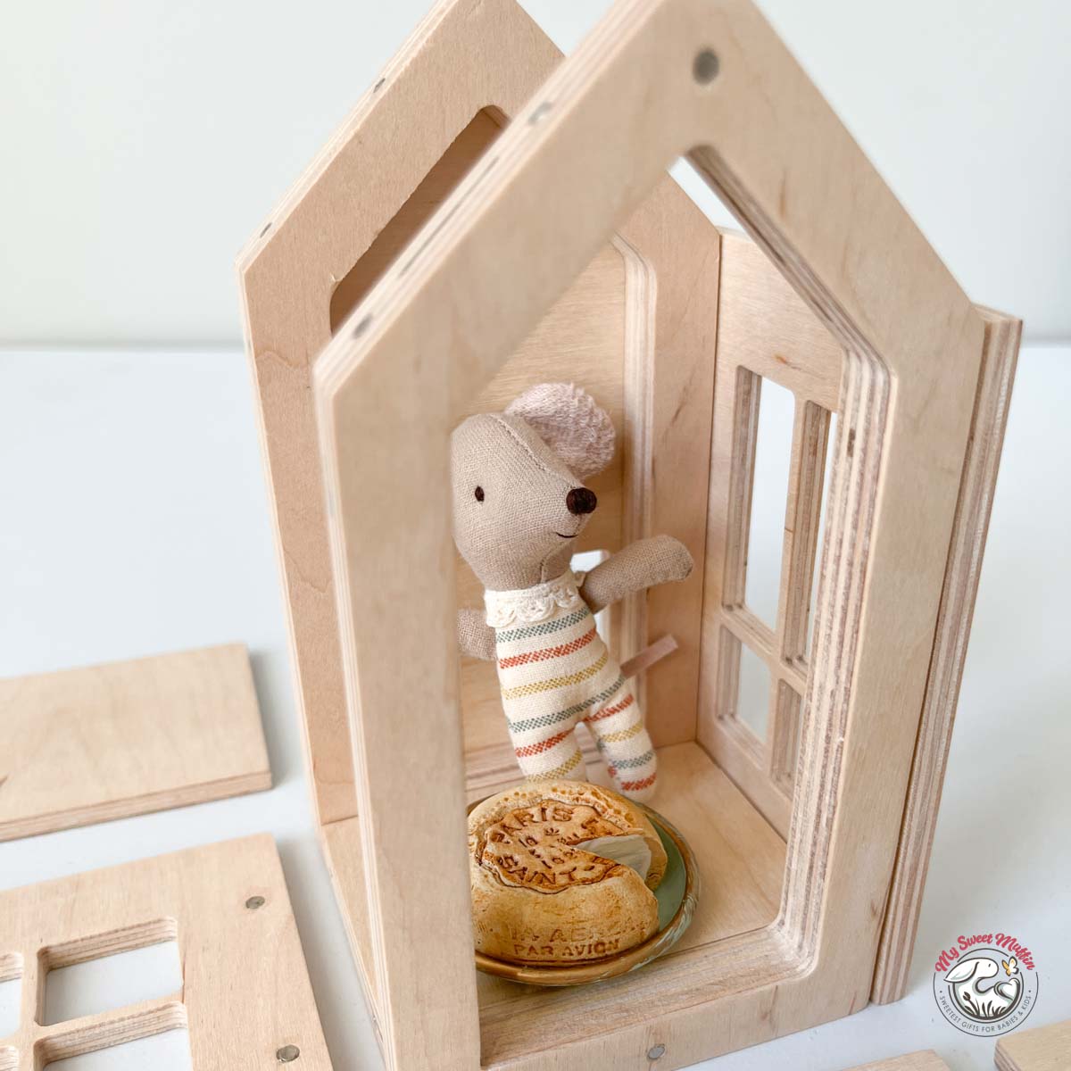 Magnetic Wooden Doll House, Small, Natural