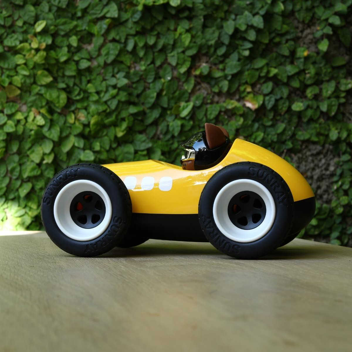 Playforever  Egg Roadster Sunnysider Yellow