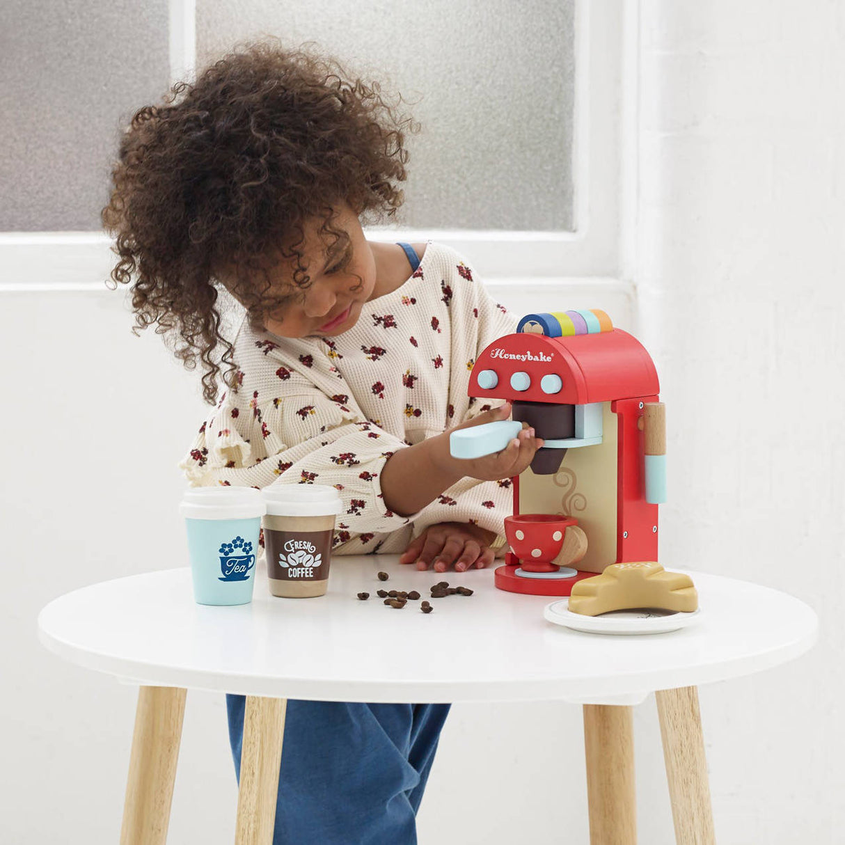 Le Toy Van Wooden Take Away Tea & Coffee Cups