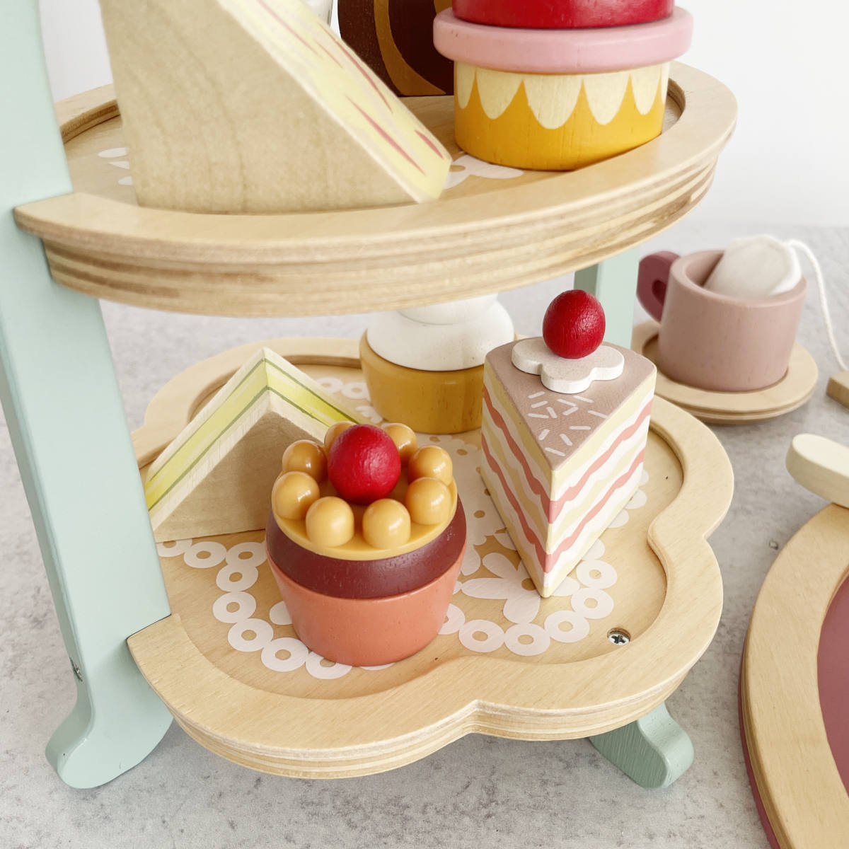 Tender Leaf Toys Birdie Afternoon Tea Stand