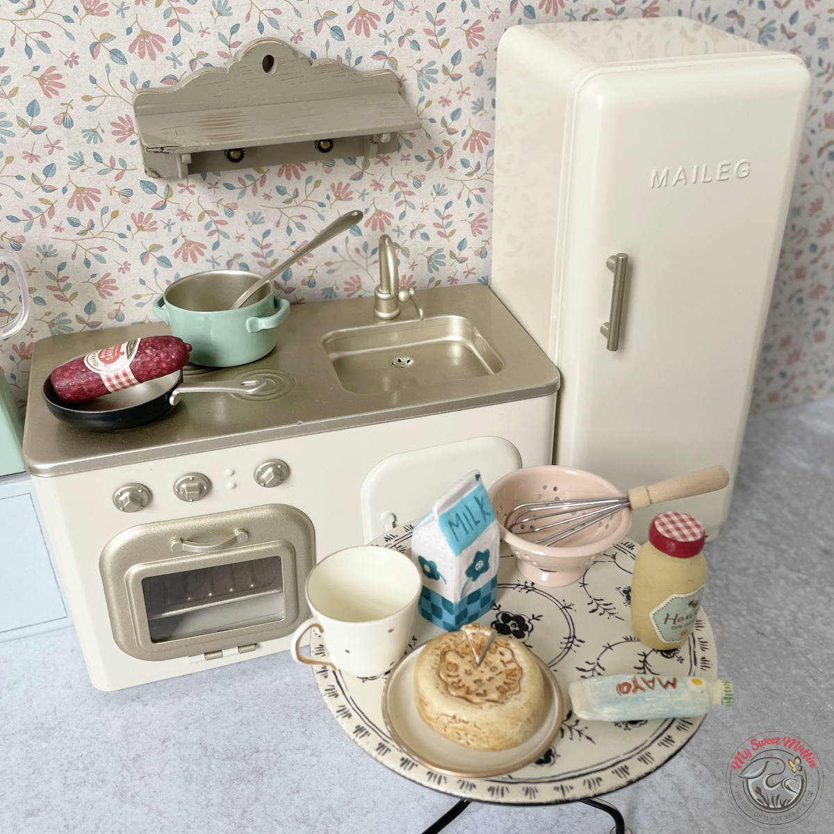 Maileg Miniature Doll House Metal Kitchen