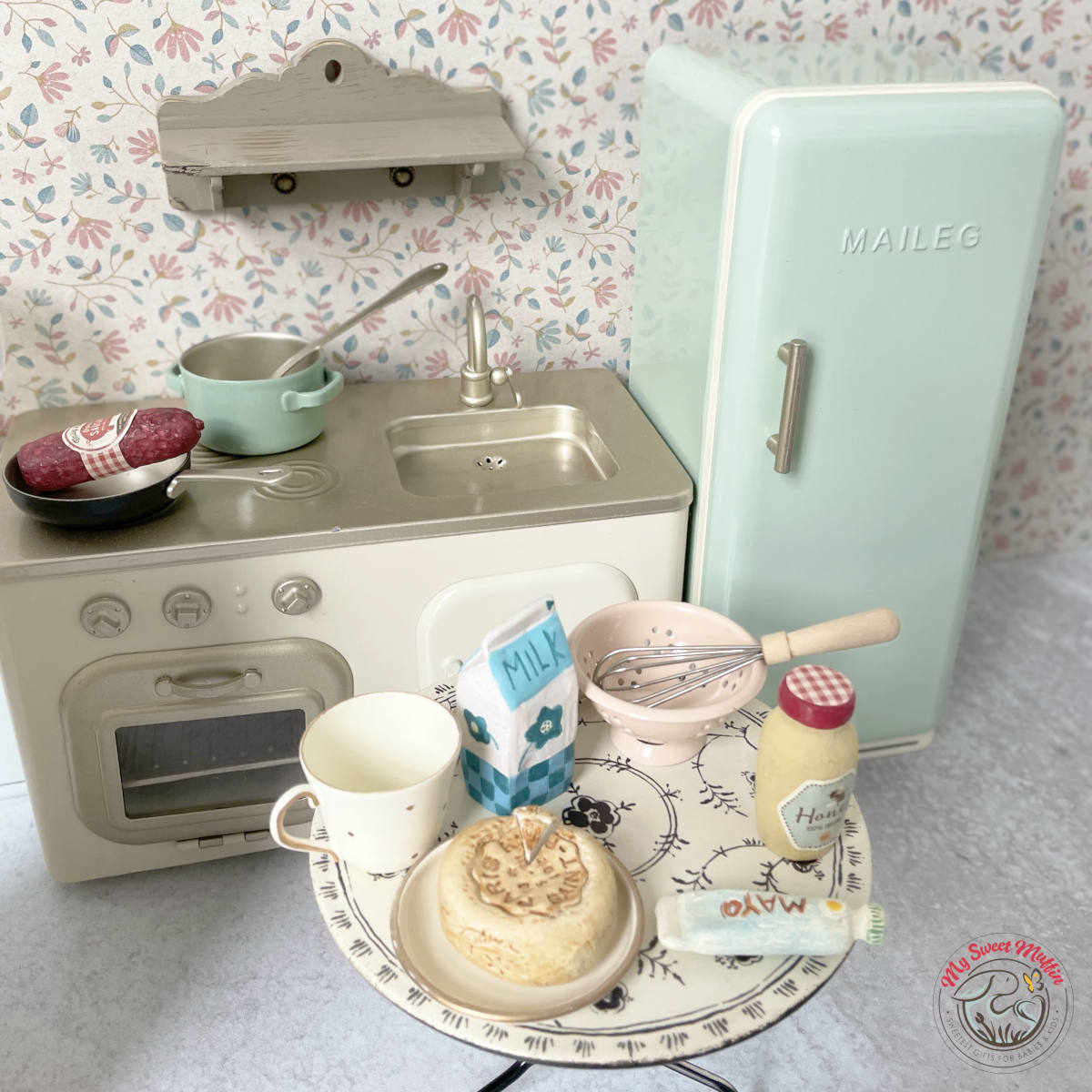 Maileg Miniature Doll House Metal Kitchen