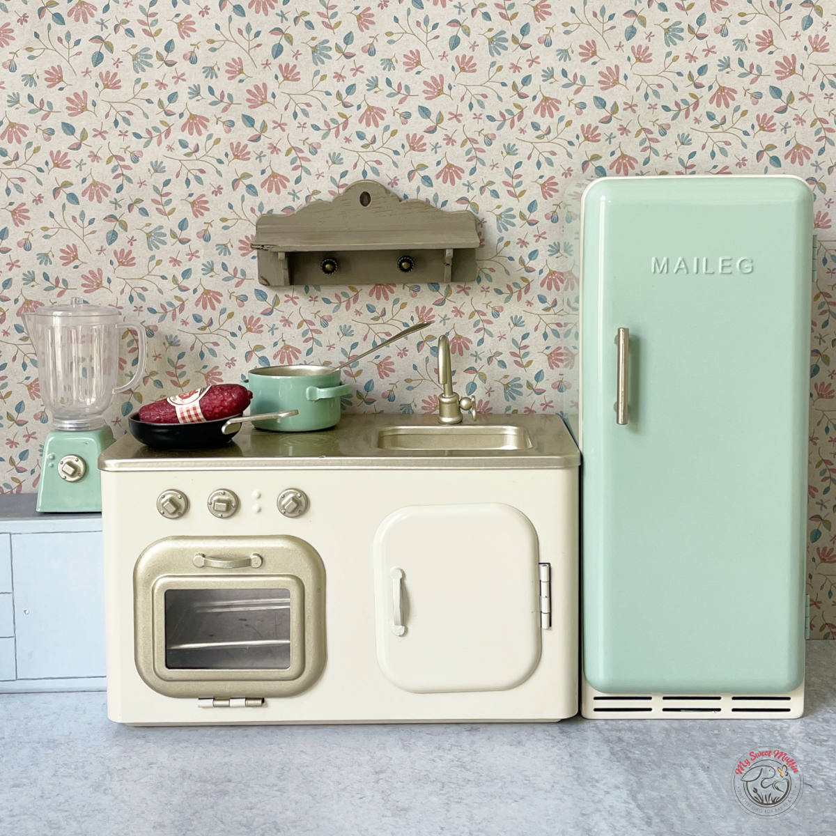 Maileg Miniature Fridge, Mint